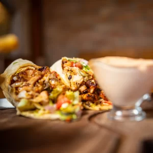 Chicken Wrap Roni Q livezeni tg.mureș târgu mureș restaurant mureș delivery livrare terasă terasz Pizza mureș Pizza mures Restaurant Mureș Restaurant mures Pizza Livezeni Restaurant Livezeni ibănești ibanesti maiad nyomat nyomát Corunca Koronka Marosvásárhely Poienița poienita Agard Agárd Vendéglő Pizzázó házhozszállítás Sânișor Sanisor crispy burger mâncare tradițională ciorbă ciorbe meniul zilei platou platouri salată salate supă supe