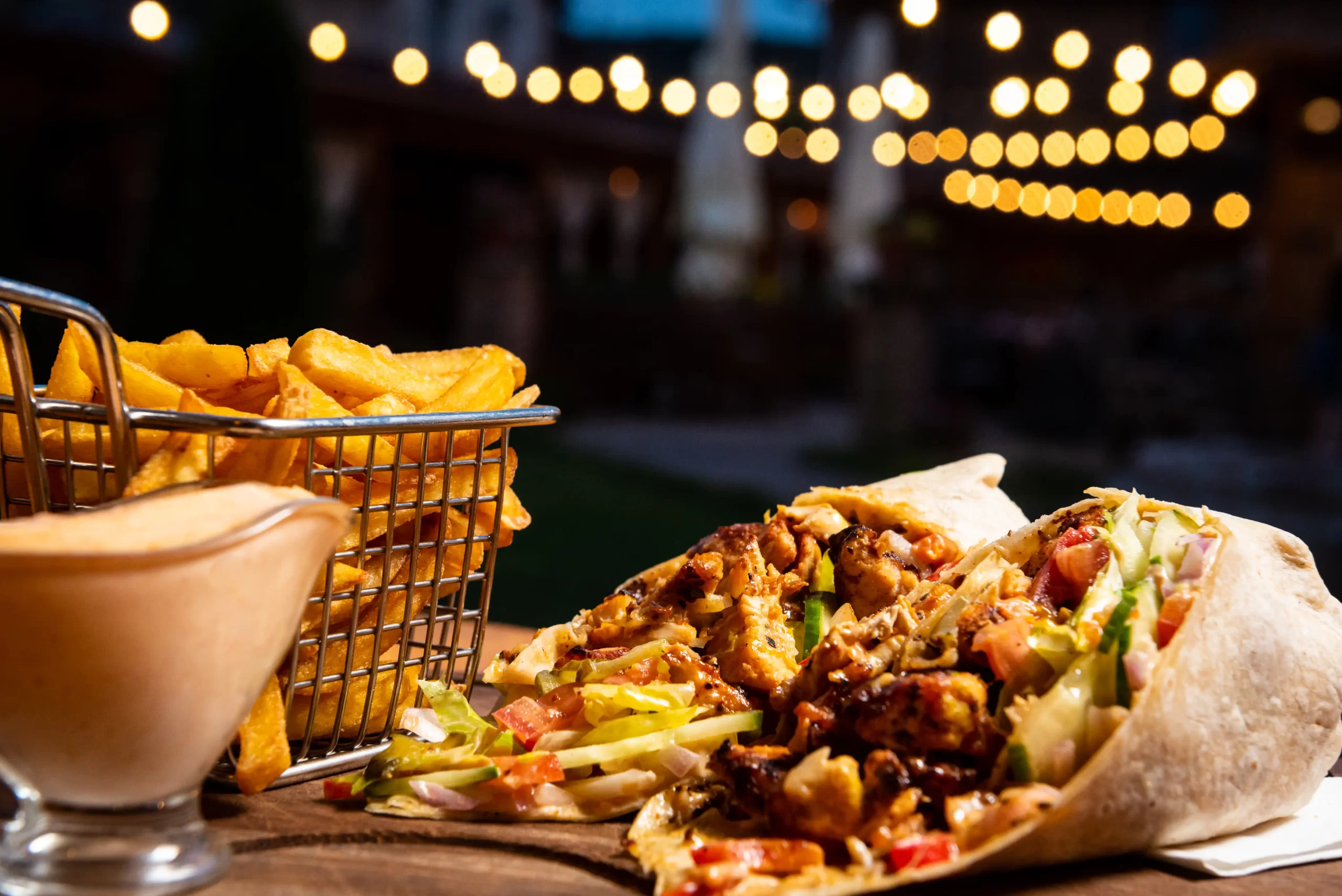Chicken Wrap Roni Q livezeni tg.mureș târgu mureș restaurant mureș delivery livrare terasă terasz Pizza mureș Pizza mures Restaurant Mureș Restaurant mures Pizza Livezeni Restaurant Livezeni ibănești ibanesti maiad nyomat nyomát Corunca Koronka Marosvásárhely Poienița poienita Agard Agárd Vendéglő Pizzázó házhozszállítás Sânișor Sanisor crispy burger mâncare tradițională ciorbă ciorbe meniul zilei platou platouri salată salate supă supe