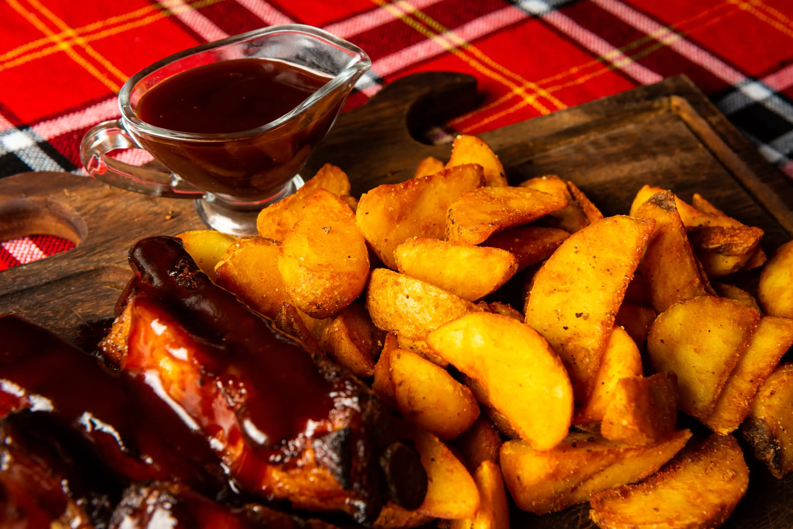BBQ Ribs Roni Q livezeni tg.mureș târgu mureș restaurant mureș delivery livrare terasă terasz Pizza mureș Pizza mures Restaurant Mureș Restaurant mures Pizza Livezeni Restaurant Livezeni ibănești ibanesti maiad nyomat nyomát Corunca Koronka Marosvásárhely Poienița poienita Agard Agárd Vendéglő Pizzázó házhozszállítás Sânișor Sanisor crispy burger mâncare tradițională ciorbă ciorbe meniul zilei platou platouri salată salate supă supe