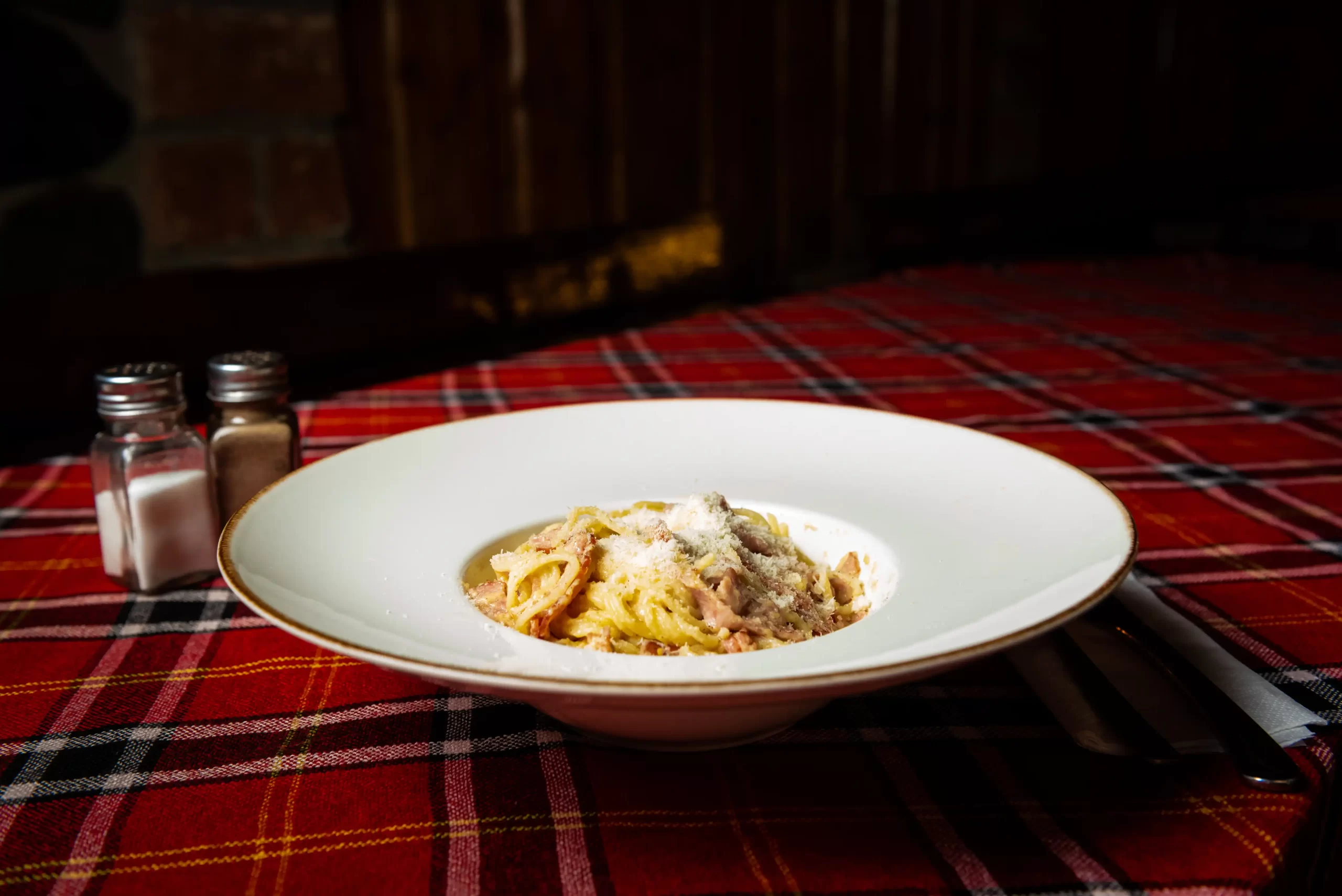 Spaghette Carbonara cu Carne de Vită Roni Q livezeni tg.mureș târgu mureș restaurant mureș delivery livrare terasă terasz Pizza mureș Pizza mures Restaurant Mureș Restaurant mures Pizza Livezeni Restaurant Livezeni ibănești ibanesti maiad nyomat nyomát Corunca Koronka Marosvásárhely Poienița poienita Agard Agárd Vendéglő Pizzázó házhozszállítás Sânișor Sanisor crispy burger mâncare tradițională ciorbă ciorbe meniul zilei platou platouri salată salate supă supe