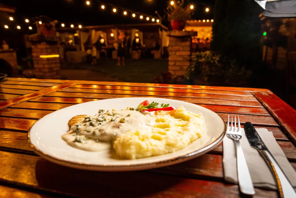 Roni Q livezeni tg.mureș târgu mureș restaurant mureș delivery livrare terasă terasz Pizza mureș Pizza mures Restaurant Mureș Restaurant mures Pizza Livezeni Restaurant Livezeni ibănești ibanesti maiad nyomat nyomát Corunca Koronka Marosvásárhely Poienița poienita Agard Agárd Vendéglő Pizzázó házhozszállítás Sânișor Sanisor crispy burger mâncare tradițională ciorbă ciorbe meniul zilei platou platouri salată salate supă supe