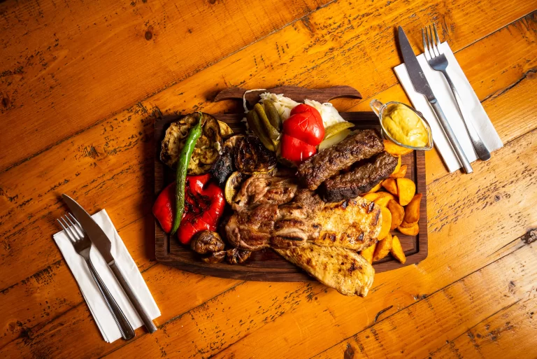Roni Q livezeni tg.mureș târgu mureș restaurant mureș delivery livrare terasă terasz Pizza mureș Pizza mures Restaurant Mureș Restaurant mures Pizza Livezeni Restaurant Livezeni ibănești ibanesti maiad nyomat nyomát Corunca Koronka Marosvásárhely Poienița poienita Agard Agárd Vendéglő Pizzázó házhozszállítás Sânișor Sanisor crispy burger mâncare tradițională ciorbă ciorbe meniul zilei platou platouri salată salate supă supe