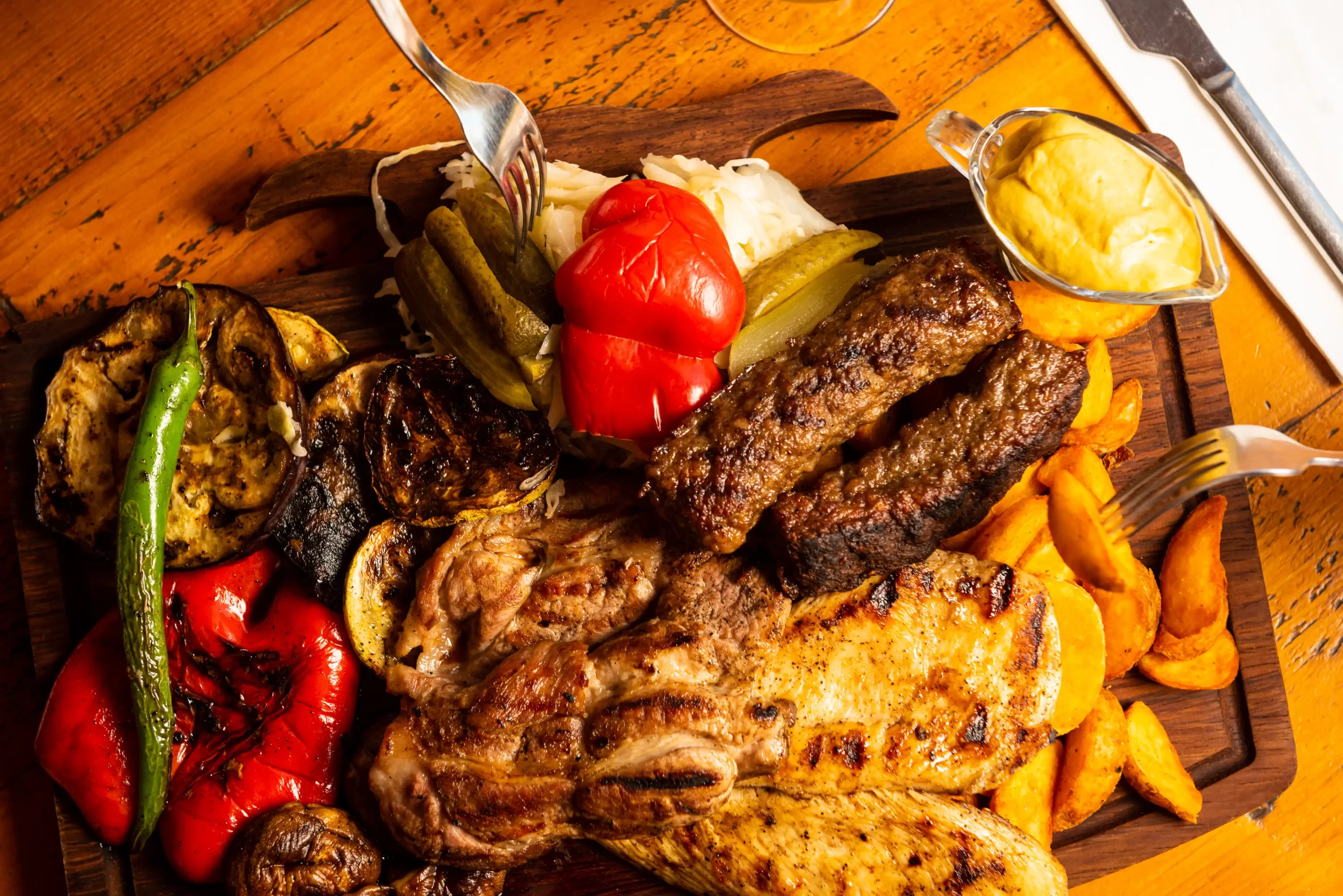 Platou obraznic (pentru 2 Persoane) Roni Q livezeni tg.mureș târgu mureș restaurant mureș delivery livrare terasă terasz Pizza mureș Pizza mures Restaurant Mureș Restaurant mures Pizza Livezeni Restaurant Livezeni ibănești ibanesti maiad nyomat nyomát Corunca Koronka Marosvásárhely Poienița poienita Agard Agárd Vendéglő Pizzázó házhozszállítás Sânișor Sanisor crispy burger mâncare tradițională ciorbă ciorbe meniul zilei platou platouri salată salate supă supe