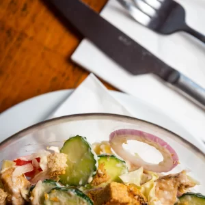 Salată Cezar Roni Q livezeni tg.mureș târgu mureș restaurant mureș delivery livrare terasă terasz Pizza mureș Pizza mures Restaurant Mureș Restaurant mures Pizza Livezeni Restaurant Livezeni ibănești ibanesti maiad nyomat nyomát Corunca Koronka Marosvásárhely Poienița poienita Agard Agárd Vendéglő Pizzázó házhozszállítás Sânișor Sanisor crispy burger mâncare tradițională ciorbă ciorbe meniul zilei platou platouri salată salate supă supe