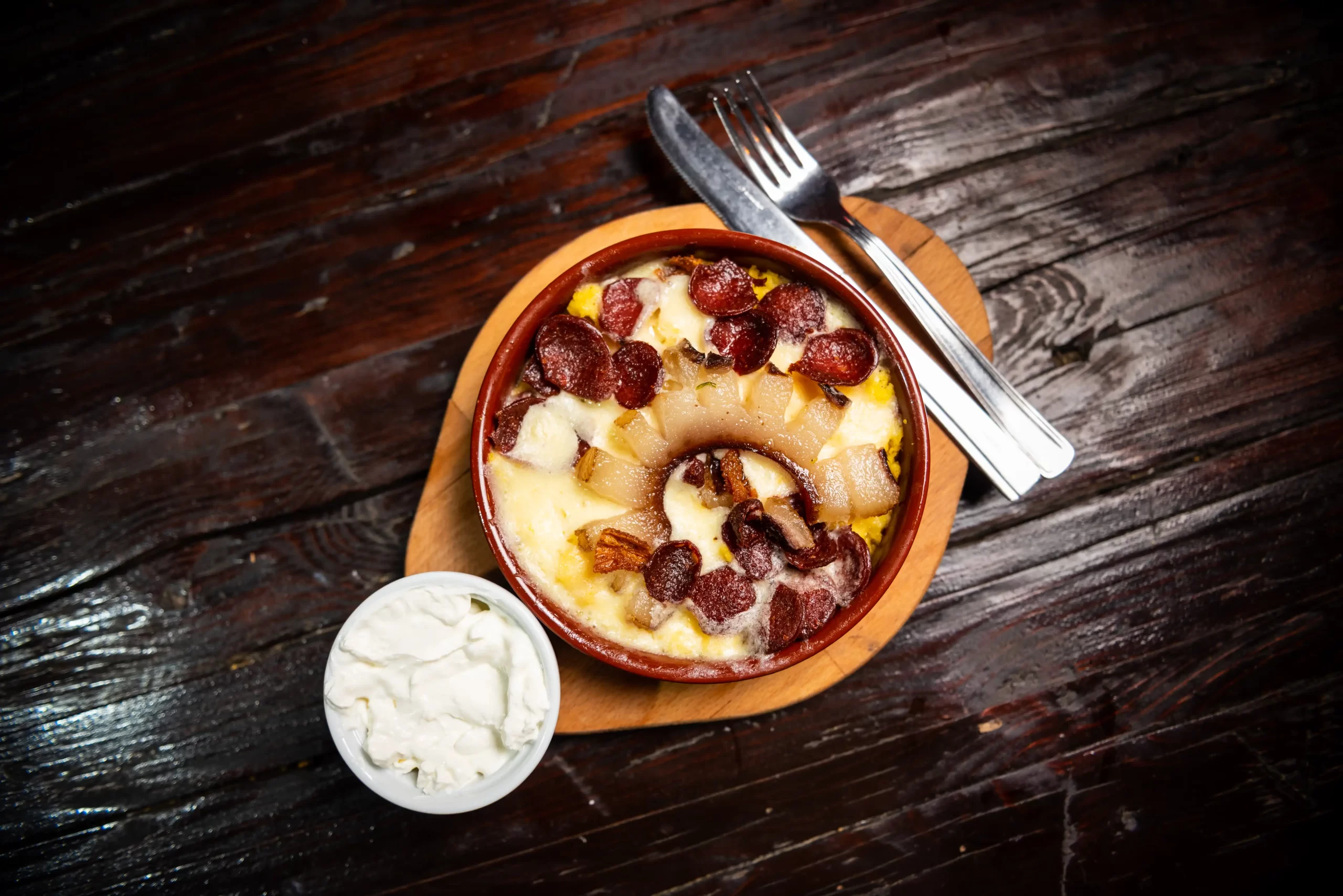 Mămăliguță cu Brânză Roni Q livezeni tg.mureș târgu mureș restaurant mureș delivery livrare terasă terasz Pizza mureș Pizza mures Restaurant Mureș Restaurant mures Pizza Livezeni Restaurant Livezeni ibănești ibanesti maiad nyomat nyomát Corunca Koronka Marosvásárhely Poienița poienita Agard Agárd Vendéglő Pizzázó házhozszállítás Sânișor Sanisor crispy burger mâncare tradițională ciorbă ciorbe meniul zilei platou platouri salată salate supă supe