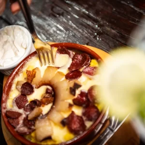 Mămăliguță cu Brânză Roni Q livezeni tg.mureș târgu mureș restaurant mureș delivery livrare terasă terasz Pizza mureș Pizza mures Restaurant Mureș Restaurant mures Pizza Livezeni Restaurant Livezeni ibănești ibanesti maiad nyomat nyomát Corunca Koronka Marosvásárhely Poienița poienita Agard Agárd Vendéglő Pizzázó házhozszállítás Sânișor Sanisor crispy burger mâncare tradițională ciorbă ciorbe meniul zilei platou platouri salată salate supă supe