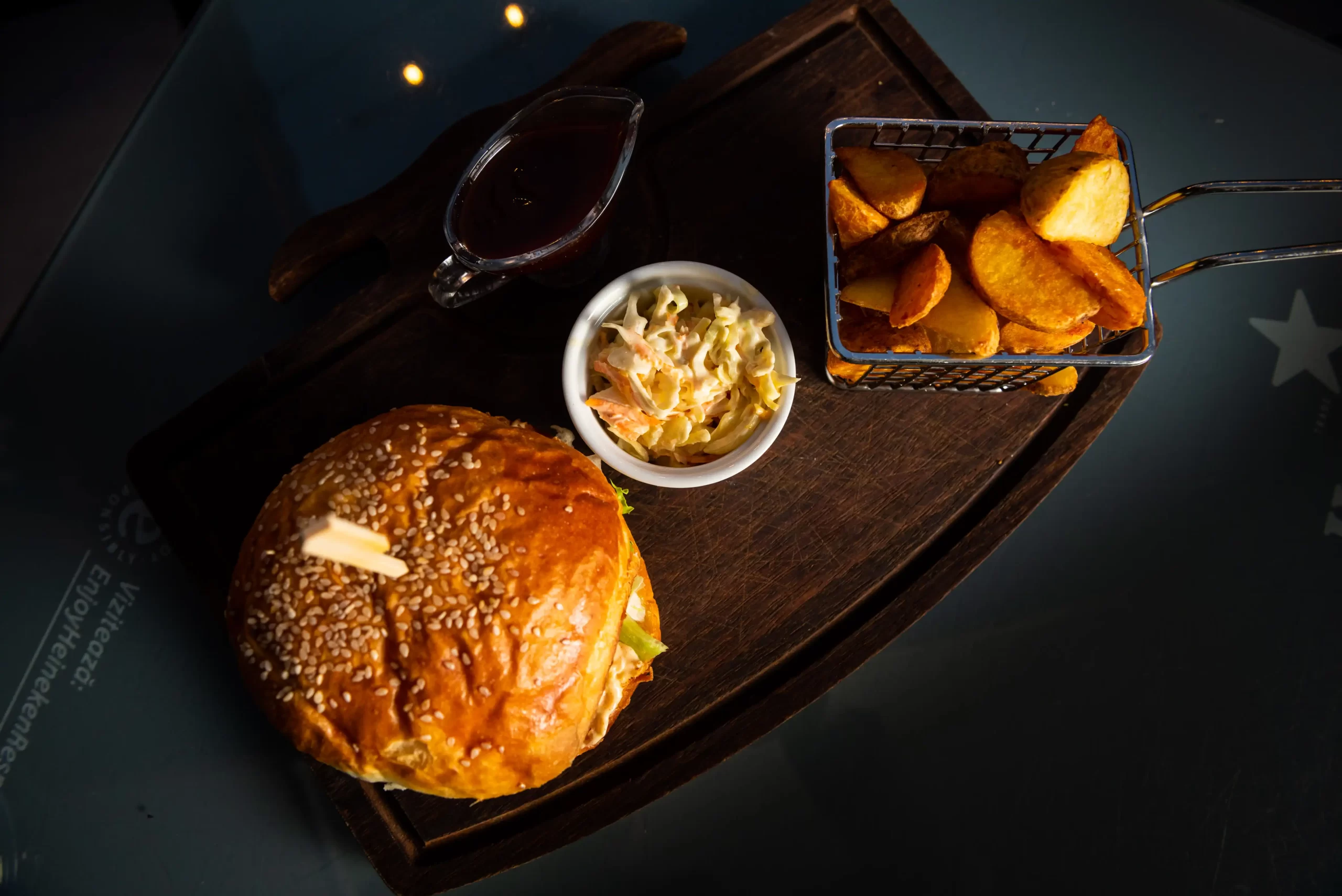 Chicken Crispy Burger Vegie Burger Gorgonzola Burger Camembert Burger Cheesburger Roni Q livezeni tg.mureș târgu mureș restaurant mureș delivery livrare terasă terasz Pizza mureș Pizza mures Restaurant Mureș Restaurant mures Pizza Livezeni Restaurant Livezeni ibănești ibanesti maiad nyomat nyomát Corunca Koronka Marosvásárhely Poienița poienita Agard Agárd Vendéglő Pizzázó házhozszállítás Sânișor Sanisor crispy burger mâncare tradițională ciorbă ciorbe meniul zilei platou platouri salată salate supă supe