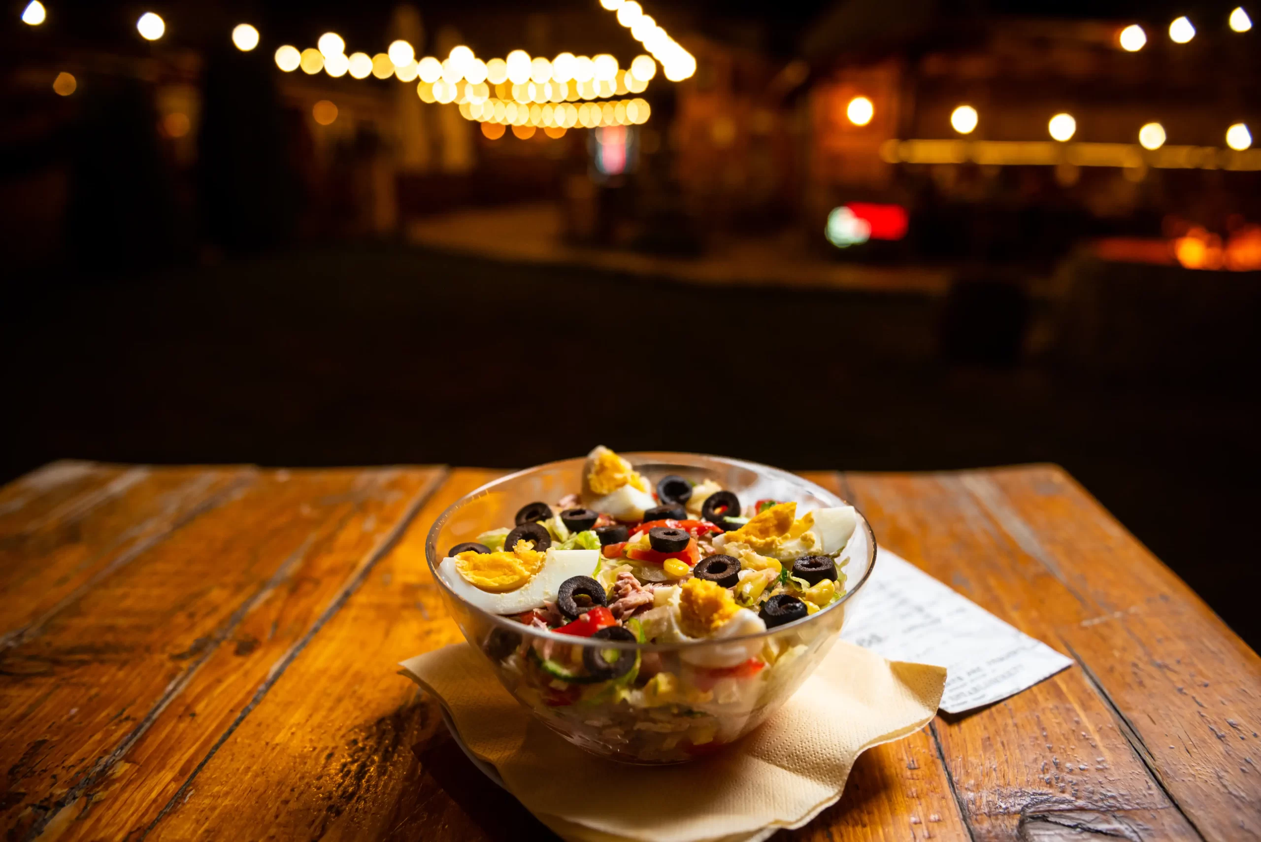 Salată Ton Roni Q livezeni tg.mureș târgu mureș restaurant mureș delivery livrare terasă terasz Pizza mureș Pizza mures Restaurant Mureș Restaurant mures Pizza Livezeni Restaurant Livezeni ibănești ibanesti maiad nyomat nyomát Corunca Koronka Marosvásárhely Poienița poienita Agard Agárd Vendéglő Pizzázó házhozszállítás Sânișor Sanisor crispy burger mâncare tradițională ciorbă ciorbe meniul zilei platou platouri salată salate supă supe
