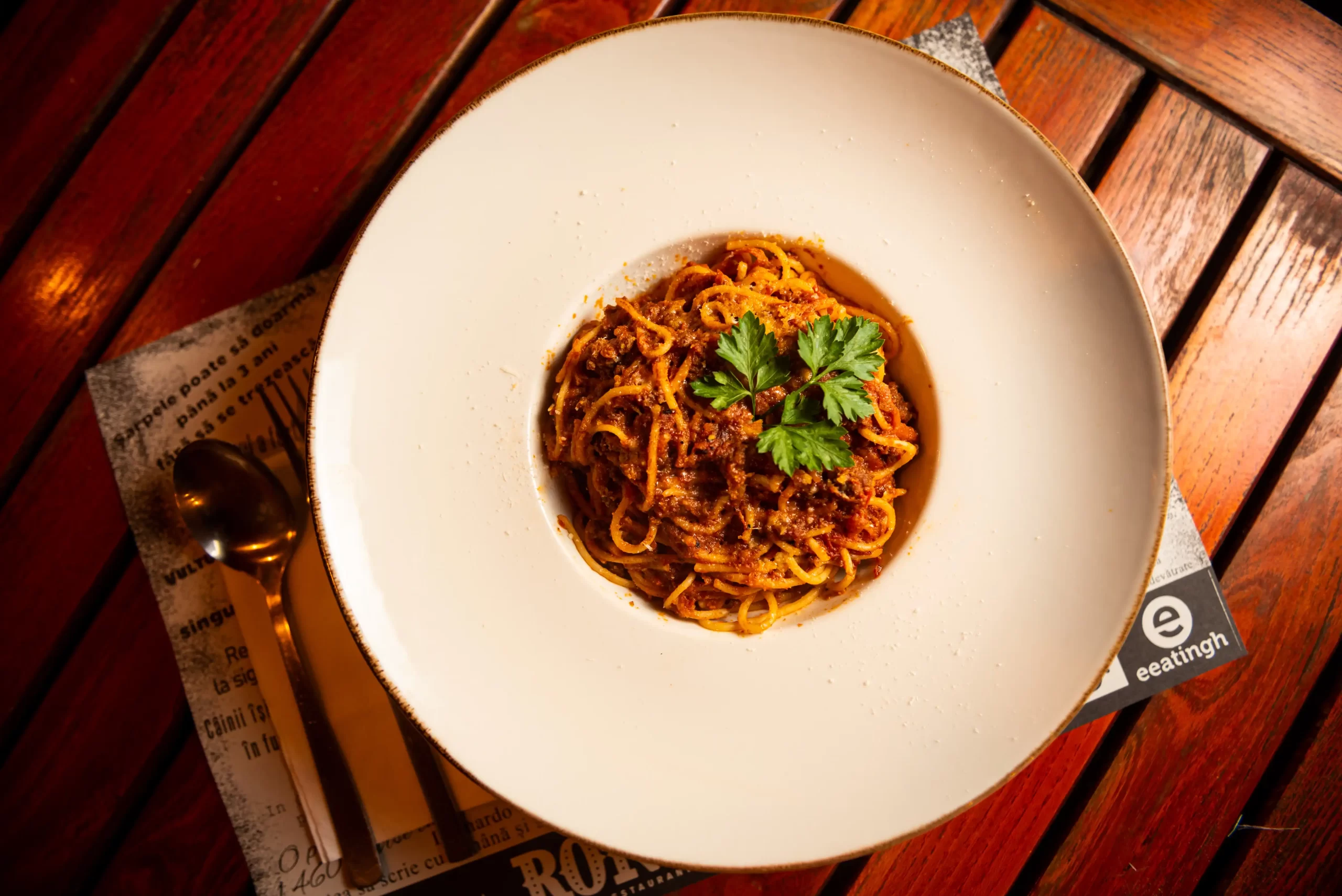 Spaghette bolognese cu Carne de Vită Roni Q livezeni tg.mureș târgu mureș restaurant mureș delivery livrare terasă terasz Pizza mureș Pizza mures Restaurant Mureș Restaurant mures Pizza Livezeni Restaurant Livezeni ibănești ibanesti maiad nyomat nyomát Corunca Koronka Marosvásárhely Poienița poienita Agard Agárd Vendéglő Pizzázó házhozszállítás Sânișor Sanisor crispy burger mâncare tradițională ciorbă ciorbe meniul zilei platou platouri salată salate supă supe