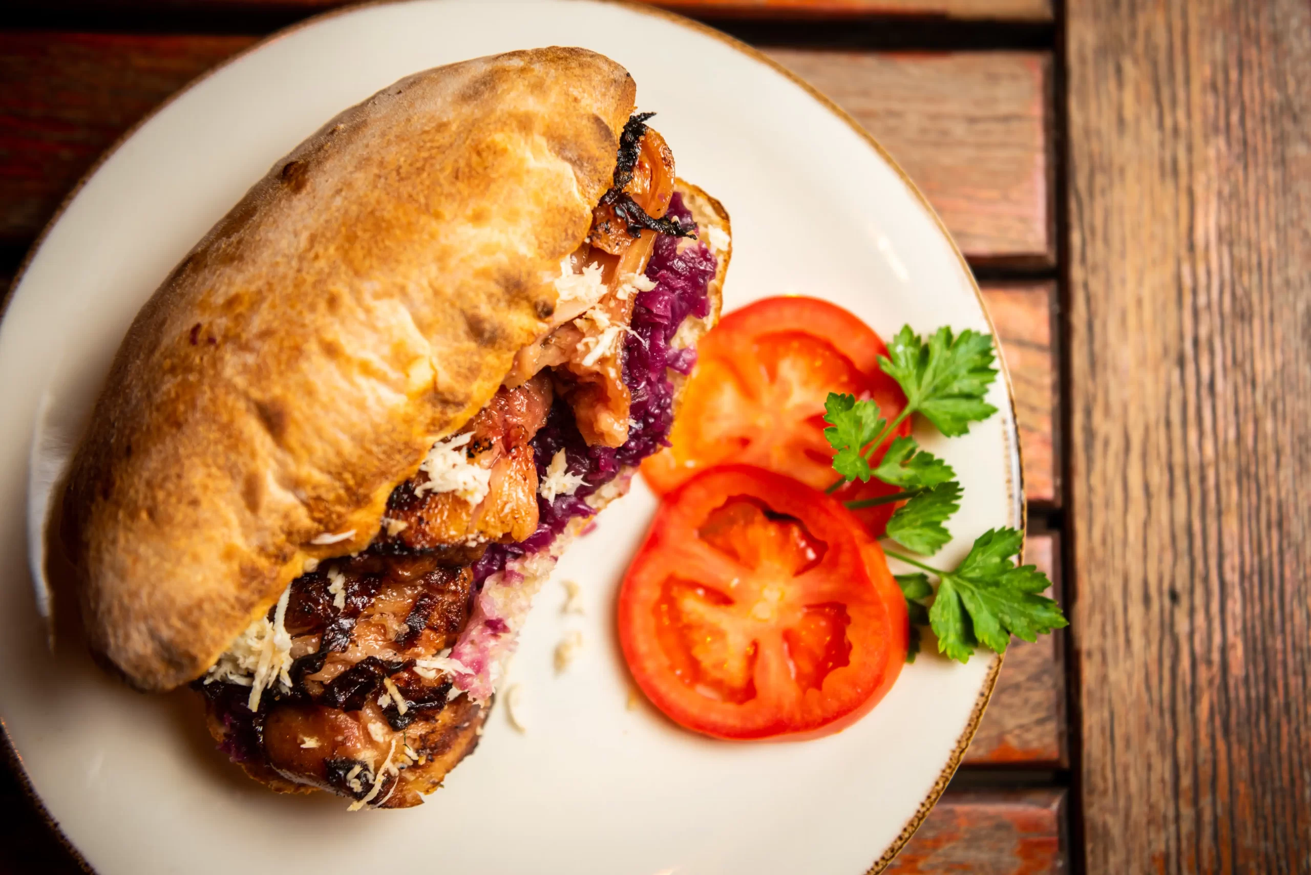 Sandwich cu ciolan Roni Q livezeni tg.mureș târgu mureș restaurant mureș delivery livrare terasă terasz Pizza mureș Pizza mures Restaurant Mureș Restaurant mures Pizza Livezeni Restaurant Livezeni ibănești ibanesti maiad nyomat nyomát Corunca Koronka Marosvásárhely Poienița poienita Agard Agárd Vendéglő Pizzázó házhozszállítás Sânișor Sanisor crispy burger mâncare tradițională ciorbă ciorbe meniul zilei platou platouri salată salate supă supe