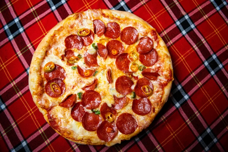Pizza Diavolo Roni Q livezeni tg.mureș târgu mureș restaurant mureș delivery livrare terasă terasz Pizza mureș Pizza mures Restaurant Mureș Restaurant mures Pizza Livezeni Restaurant Livezeni ibănești ibanesti maiad nyomat nyomát Corunca Koronka Marosvásárhely Poienița poienita Agard Agárd Vendéglő Pizzázó házhozszállítás Sânișor Sanisor crispy burger mâncare tradițională ciorbă ciorbe meniul zilei platou platouri salată salate supă supe
