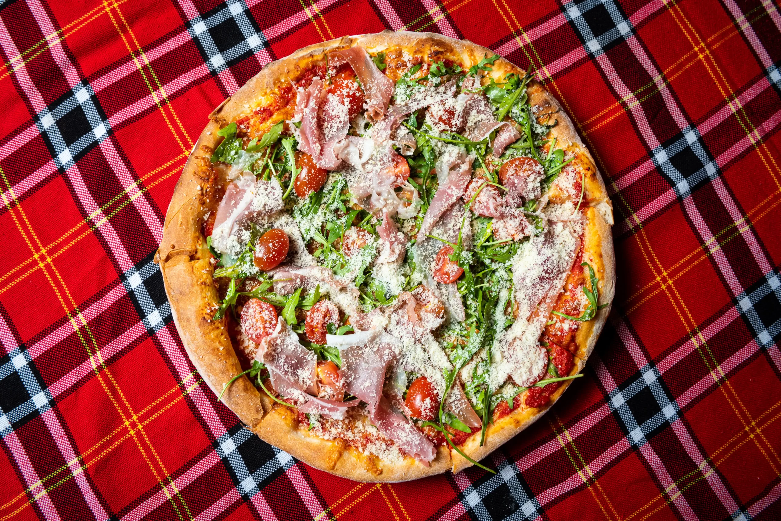 Pizza Prosciutto Crudo Roni Q livezeni tg.mureș târgu mureș restaurant mureș delivery livrare terasă terasz Pizza mureș Pizza mures Restaurant Mureș Restaurant mures Pizza Livezeni Restaurant Livezeni ibănești ibanesti maiad nyomat nyomát Corunca Koronka Marosvásárhely Poienița poienita Agard Agárd Vendéglő Pizzázó házhozszállítás Sânișor Sanisor crispy burger mâncare tradițională ciorbă ciorbe meniul zilei platou platouri salată salate supă supe
