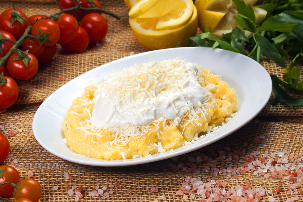 Mămăliguță cu Brânză și Smântână Roni Q livezeni tg.mureș târgu mureș restaurant mureș delivery livrare terasă terasz Pizza mureș Pizza mures Restaurant Mureș Restaurant mures Pizza Livezeni Restaurant Livezeni ibănești ibanesti maiad nyomat nyomát Corunca Koronka Marosvásárhely Poienița poienita Agard Agárd Vendéglő Pizzázó házhozszállítás Sânișor Sanisor crispy burger mâncare tradițională ciorbă ciorbe meniul zilei platou platouri salată salate supă supe