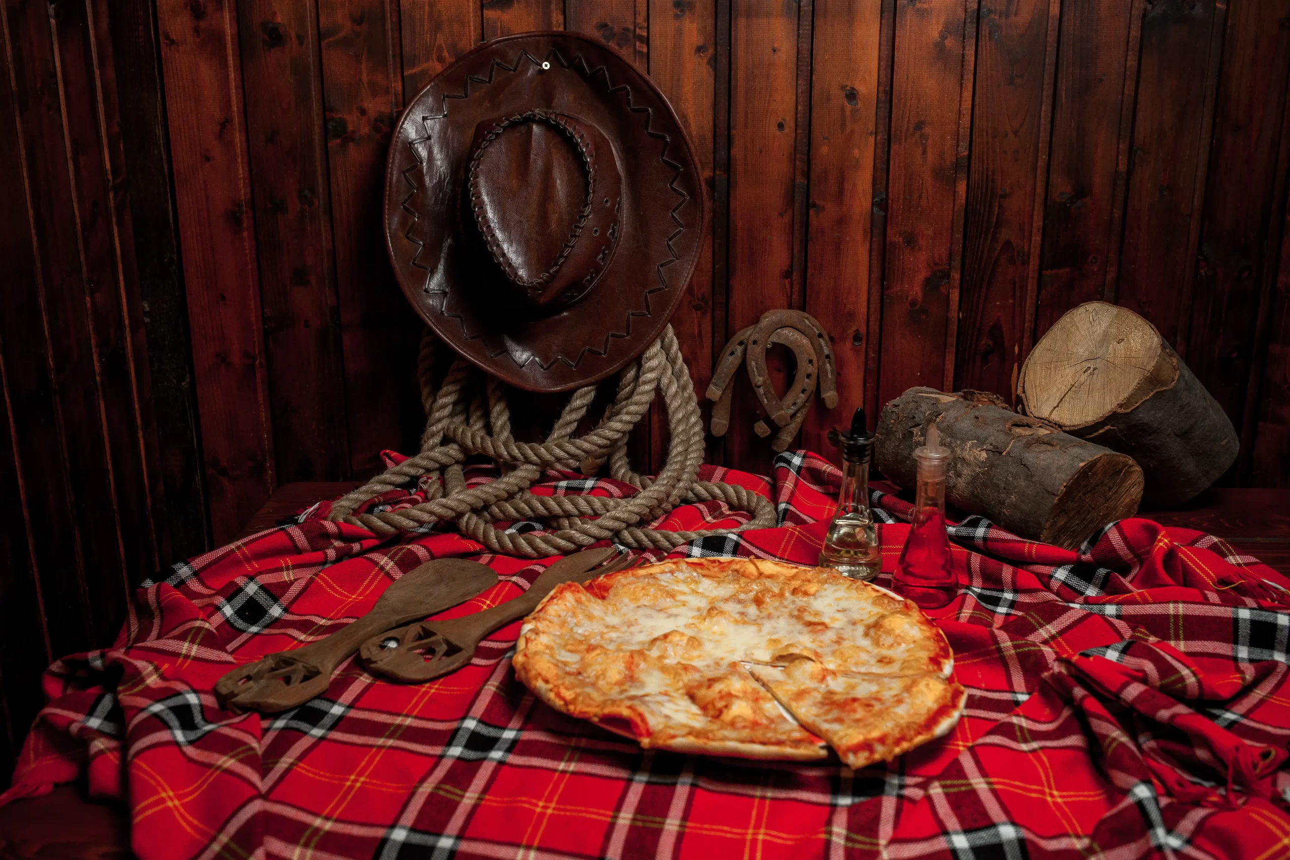 Pizza margherita Roni Q livezeni tg.mureș târgu mureș restaurant mureș delivery livrare terasă terasz Pizza mureș Pizza mures Restaurant Mureș Restaurant mures Pizza Livezeni Restaurant Livezeni ibănești ibanesti maiad nyomat nyomát Corunca Koronka Marosvásárhely Poienița poienita Agard Agárd Vendéglő Pizzázó házhozszállítás Sânișor Sanisor crispy burger mâncare tradițională ciorbă ciorbe meniul zilei platou platouri salată salate supă supe
