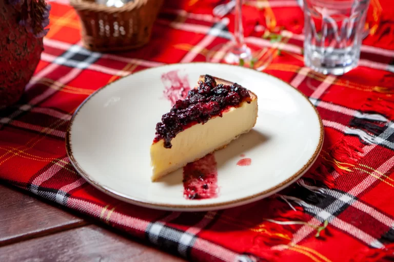 Cheesecake cu Fructe Roni Q livezeni tg.mureș târgu mureș restaurant mureș delivery livrare terasă terasz Pizza mureș Pizza mures Restaurant Mureș Restaurant mures Pizza Livezeni Restaurant Livezeni ibănești ibanesti maiad nyomat nyomát Corunca Koronka Marosvásárhely Poienița poienita Agard Agárd Vendéglő Pizzázó házhozszállítás Sânișor Sanisor crispy burger mâncare tradițională ciorbă ciorbe meniul zilei platou platouri salată salate supă supe