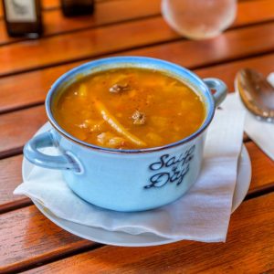 Ciorbă Țărănească de Văcuță Ciorbă Ardelenească de Porc Ciorbă tărănească de văcuță Roni Q livezeni tg.mureș târgu mureș restaurant mureș delivery livrare terasă terasz Pizza mureș Pizza mures Restaurant Mureș Restaurant mures Pizza Livezeni Restaurant Livezeni ibănești ibanesti maiad nyomat nyomát Corunca Koronka Marosvásárhely Poienița poienita Agard Agárd Vendéglő Pizzázó házhozszállítás Sânișor Sanisor crispy burger mâncare tradițională ciorbă ciorbe meniul zilei platou platouri salată salate supă supe