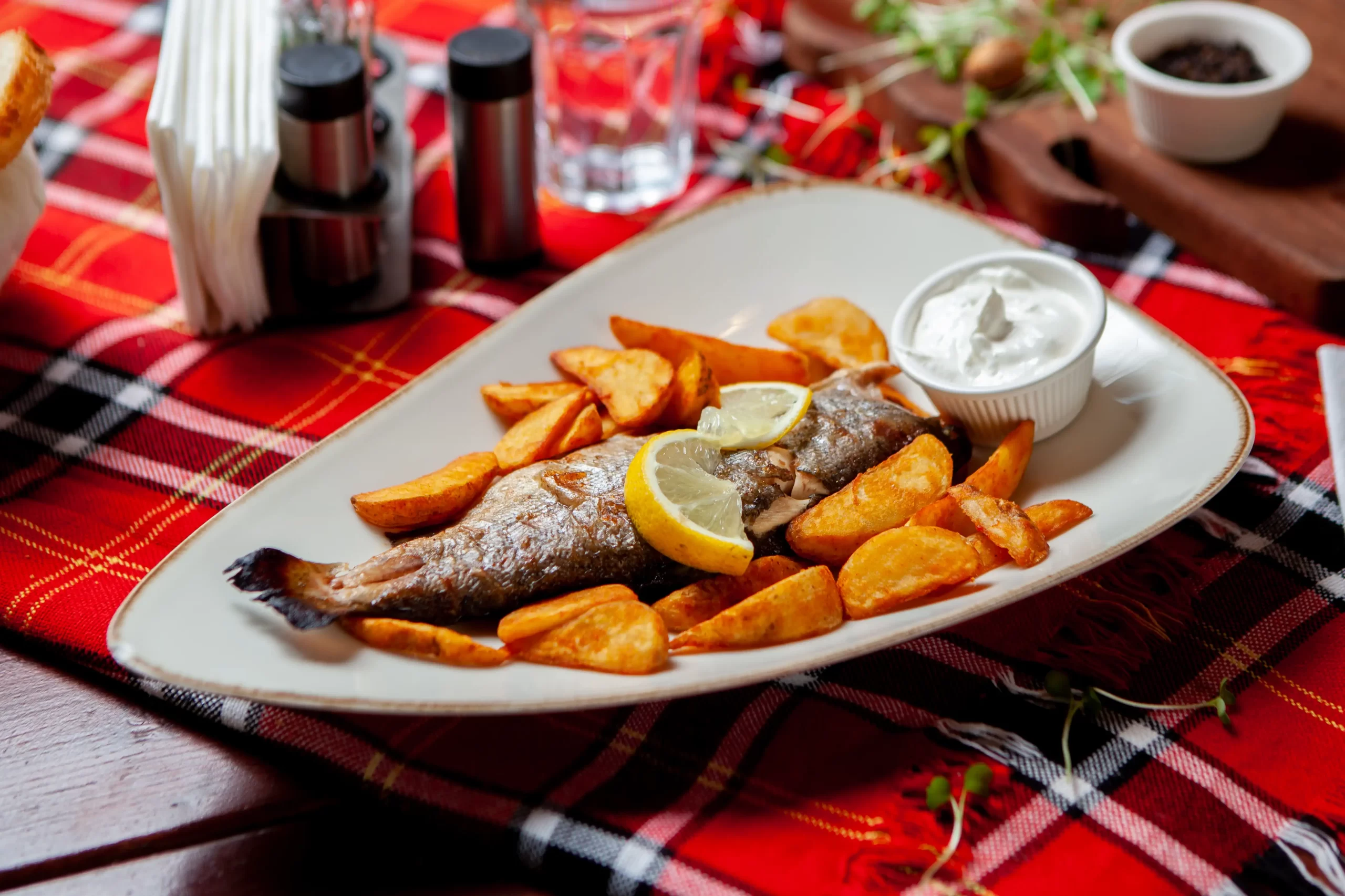 Păstrăv la Cuptor sau Prăjit Roni Q livezeni tg.mureș târgu mureș restaurant mureș delivery livrare terasă terasz Pizza mureș Pizza mures Restaurant Mureș Restaurant mures Pizza Livezeni Restaurant Livezeni ibănești ibanesti maiad nyomat nyomát Corunca Koronka Marosvásárhely Poienița poienita Agard Agárd Vendéglő Pizzázó házhozszállítás Sânișor Sanisor crispy burger mâncare tradițională ciorbă ciorbe meniul zilei platou platouri salată salate supă supe