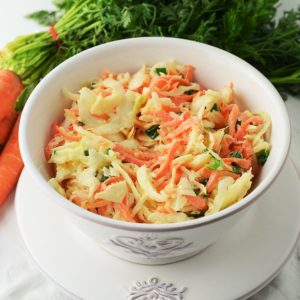 Salată Coleslaw Roni Q livezeni tg.mureș târgu mureș restaurant mureș delivery livrare terasă terasz Pizza mureș Pizza mures Restaurant Mureș Restaurant mures Pizza Livezeni Restaurant Livezeni ibănești ibanesti maiad nyomat nyomát Corunca Koronka Marosvásárhely Poienița poienita Agard Agárd Vendéglő Pizzázó házhozszállítás Sânișor Sanisor crispy burger mâncare tradițională ciorbă ciorbe meniul zilei platou platouri salată salate supă supe