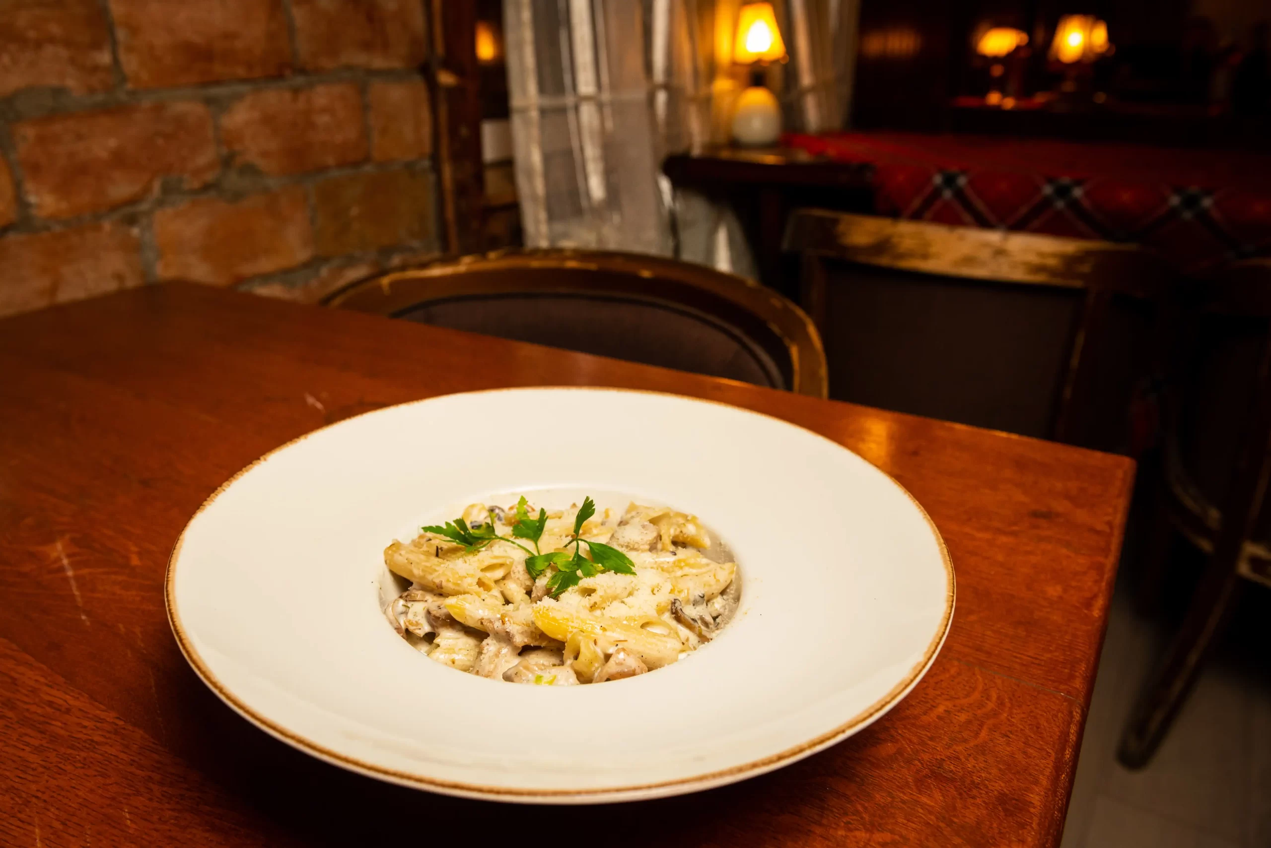 Penne cu Pui și Ciuperci Spaghette Bolognese cu Carne de Vită Roni Q livezeni tg.mureș târgu mureș restaurant mureș delivery livrare terasă terasz Pizza mureș Pizza mures Restaurant Mureș Restaurant mures Pizza Livezeni Restaurant Livezeni ibănești ibanesti maiad nyomat nyomát Corunca Koronka Marosvásárhely Poienița poienita Agard Agárd Vendéglő Pizzázó házhozszállítás Sânișor Sanisor crispy burger mâncare tradițională ciorbă ciorbe meniul zilei platou platouri salată salate supă supe