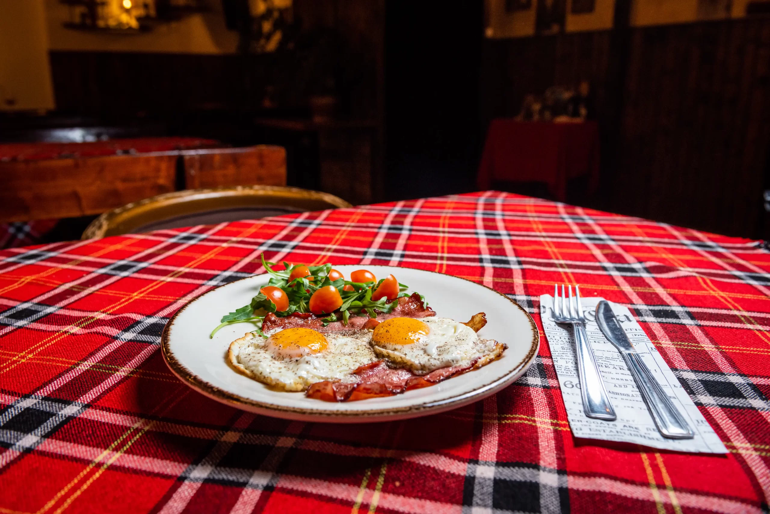 Ochiuri cu Bacon Roni Q livezeni tg.mureș târgu mureș restaurant mureș delivery livrare terasă terasz Pizza mureș Pizza mures Restaurant Mureș Restaurant mures Pizza Livezeni Restaurant Livezeni ibănești ibanesti maiad nyomat nyomát Corunca Koronka Marosvásárhely Poienița poienita Agard Agárd Vendéglő Pizzázó házhozszállítás Sânișor Sanisor crispy burger mâncare tradițională ciorbă ciorbe meniul zilei platou platouri salată salate supă supe