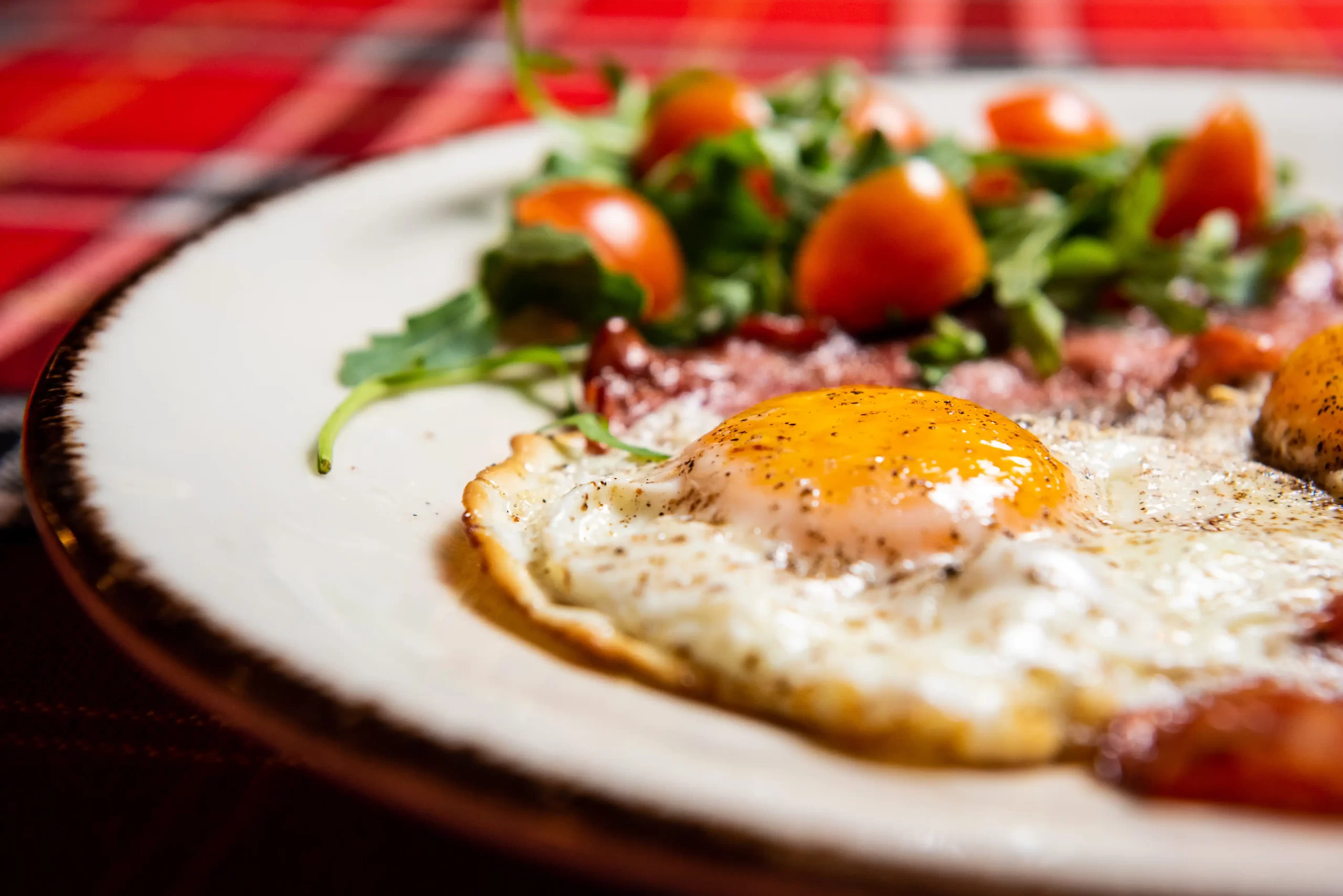 Ochiuri cu Bacon Roni Q livezeni tg.mureș târgu mureș restaurant mureș delivery livrare terasă terasz Pizza mureș Pizza mures Restaurant Mureș Restaurant mures Pizza Livezeni Restaurant Livezeni ibănești ibanesti maiad nyomat nyomát Corunca Koronka Marosvásárhely Poienița poienita Agard Agárd Vendéglő Pizzázó házhozszállítás Sânișor Sanisor crispy burger mâncare tradițională ciorbă ciorbe meniul zilei platou platouri salată salate supă supe