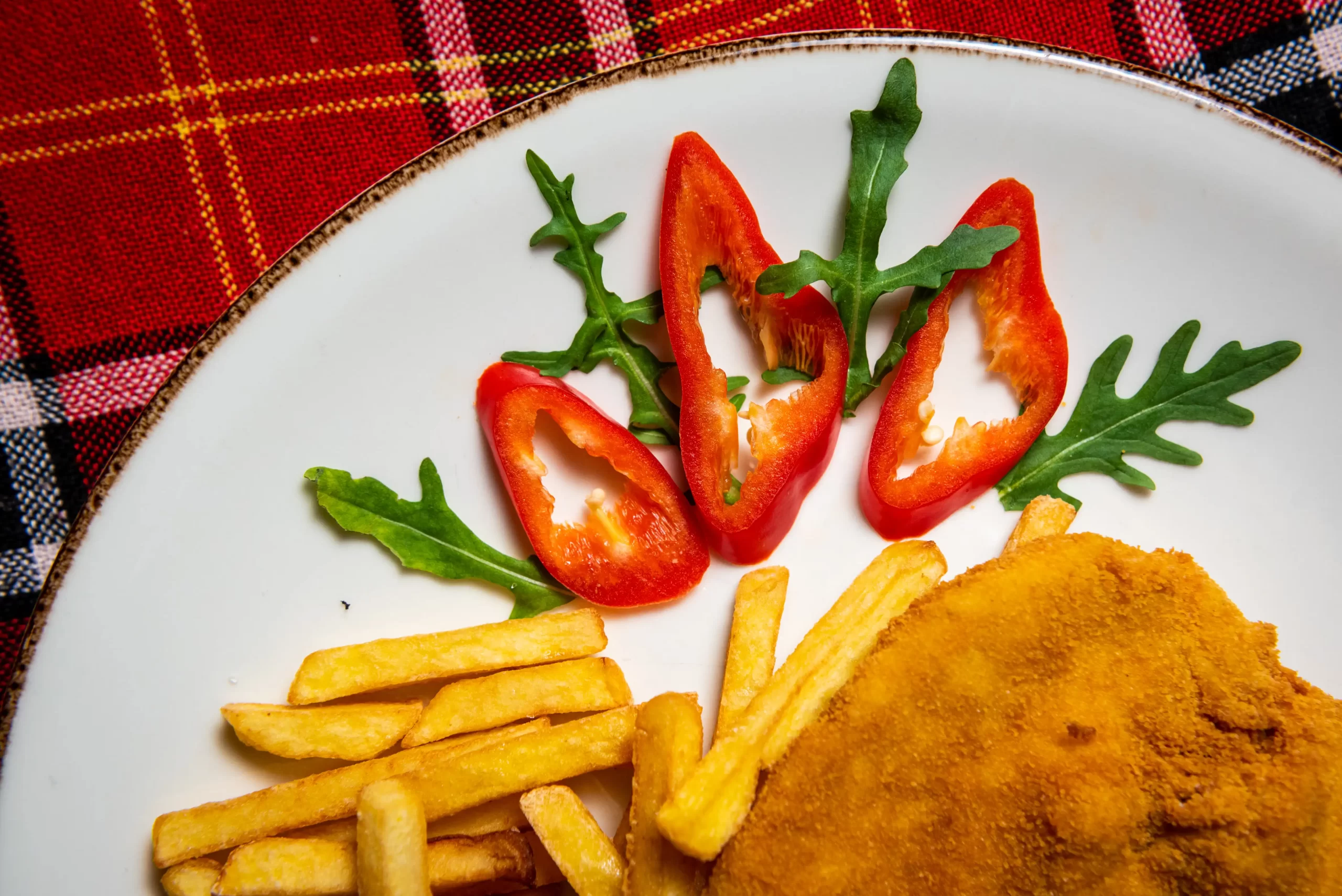 Șnițel Vienez din Cotlet Alb Șnițel Vienez din Piept de Pui Roni Q livezeni tg.mureș târgu mureș restaurant mureș delivery livrare terasă terasz Pizza mureș Pizza mures Restaurant Mureș Restaurant mures Pizza Livezeni Restaurant Livezeni ibănești ibanesti maiad nyomat nyomát Corunca Koronka Marosvásárhely Poienița poienita Agard Agárd Vendéglő Pizzázó házhozszállítás Sânișor Sanisor crispy burger mâncare tradițională ciorbă ciorbe meniul zilei platou platouri salată salate supă supe