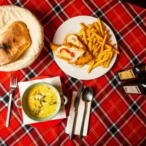 Meniul Zilei Roni Q livezeni tg.mureș târgu mureș restaurant mureș delivery livrare terasă terasz Pizza mureș Pizza mures Restaurant Mureș Restaurant mures Pizza Livezeni Restaurant Livezeni ibănești ibanesti maiad nyomat nyomát Corunca Koronka Marosvásárhely Poienița poienita Agard Agárd Vendéglő Pizzázó házhozszállítás Sânișor Sanisor crispy burger mâncare tradițională ciorbă ciorbe meniul zilei platou platouri salată salate supă supe Roni Q Roni
